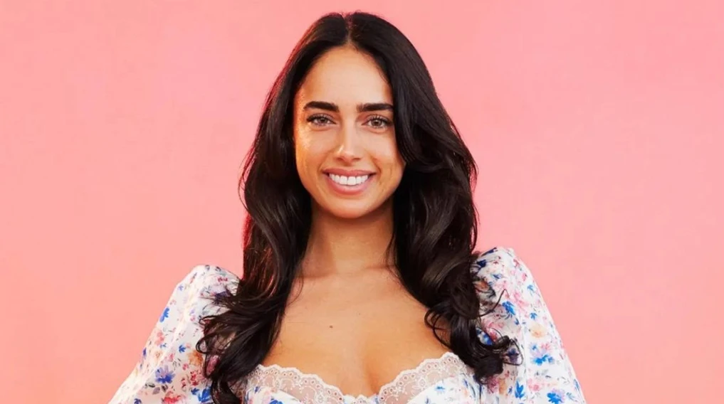 Maria Georgas is one of the most talked-about contestants on the 28th season of The Bachelor, starring Joey Graziadei. The 29-year-old executive assistant from Kleinburg, Ontario, has impressed the viewers and the bachelor with her charm, confidence, and humor. But there is more to Maria than meets the eye. In this article, we will explore everything you need to know about Maria Georgas height, as well as her background, career, and personality.